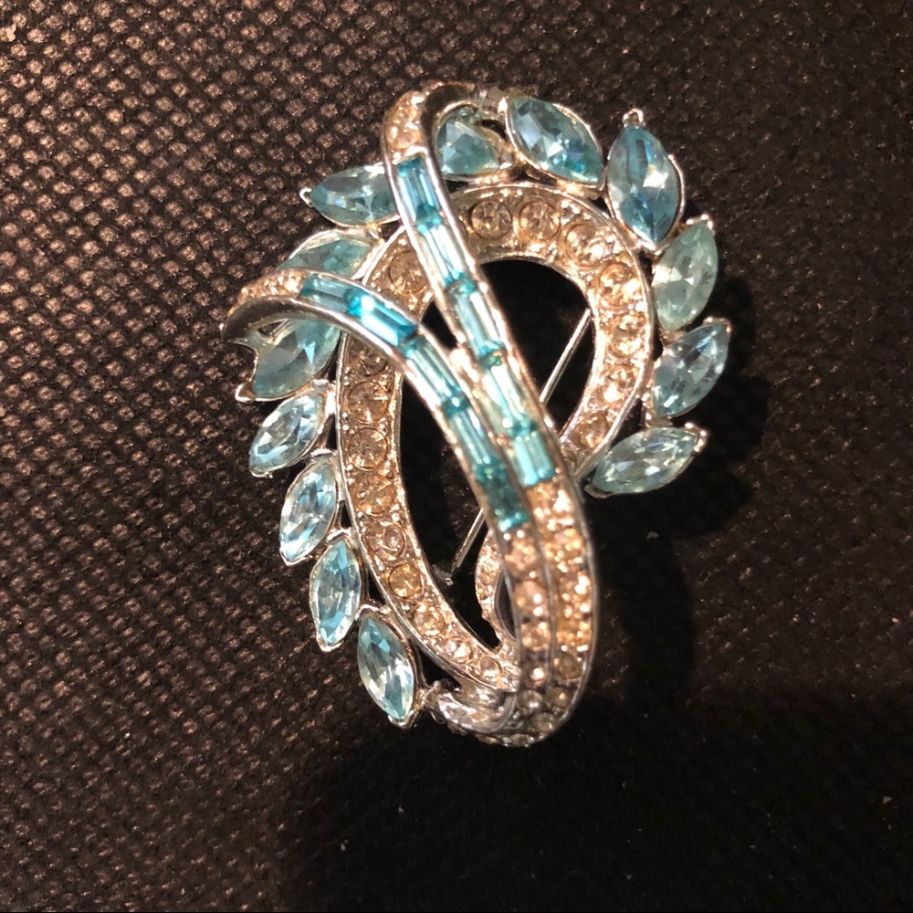 Aqua And Clear Rhinestone Gorgeous Vintage Pin